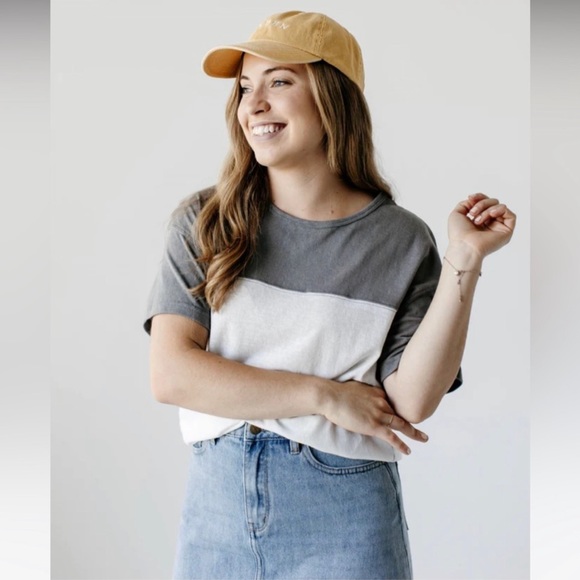 NWT The Mainstreet exchange womens  brynn color block tee charcoal and white - Picture 1 of 6